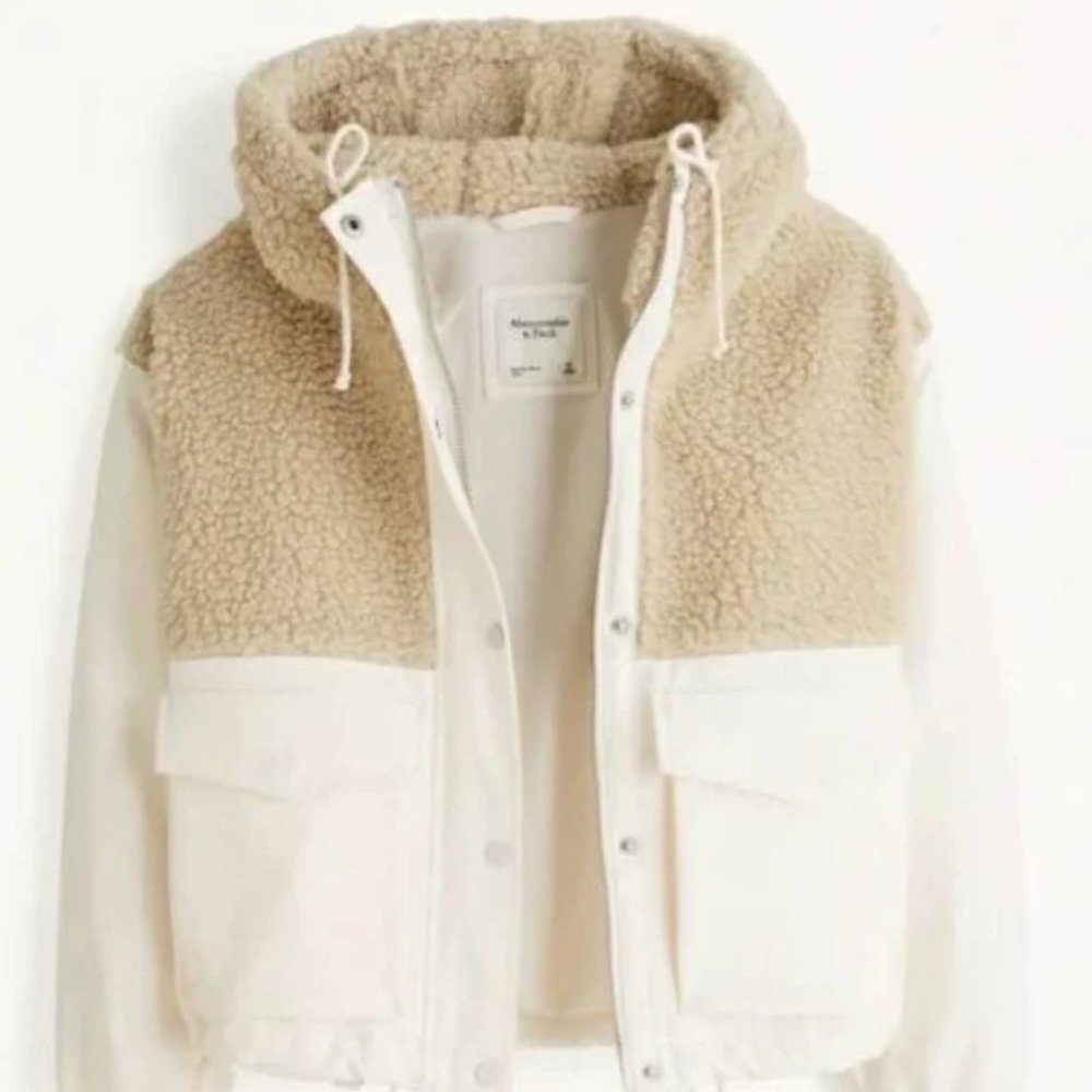 Abercrombie & Fitch Cropped Winterized Traveler Jacket